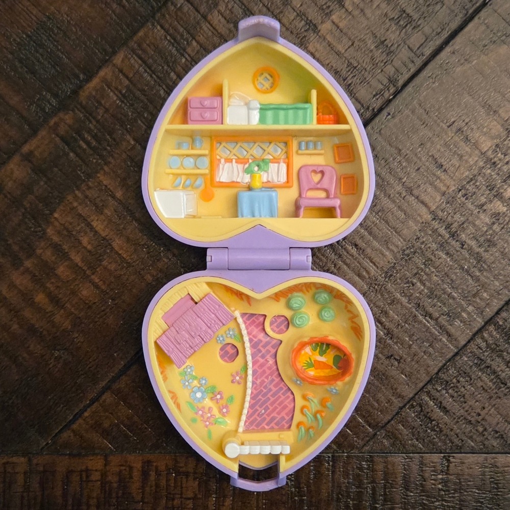 Vtg 1993 Bluebird Polly Pocket Pretty Bunnies Pet Parade Lavender Heart Playset
